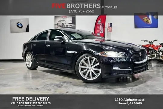 2016 Jaguar XJ R-Sport Sedan