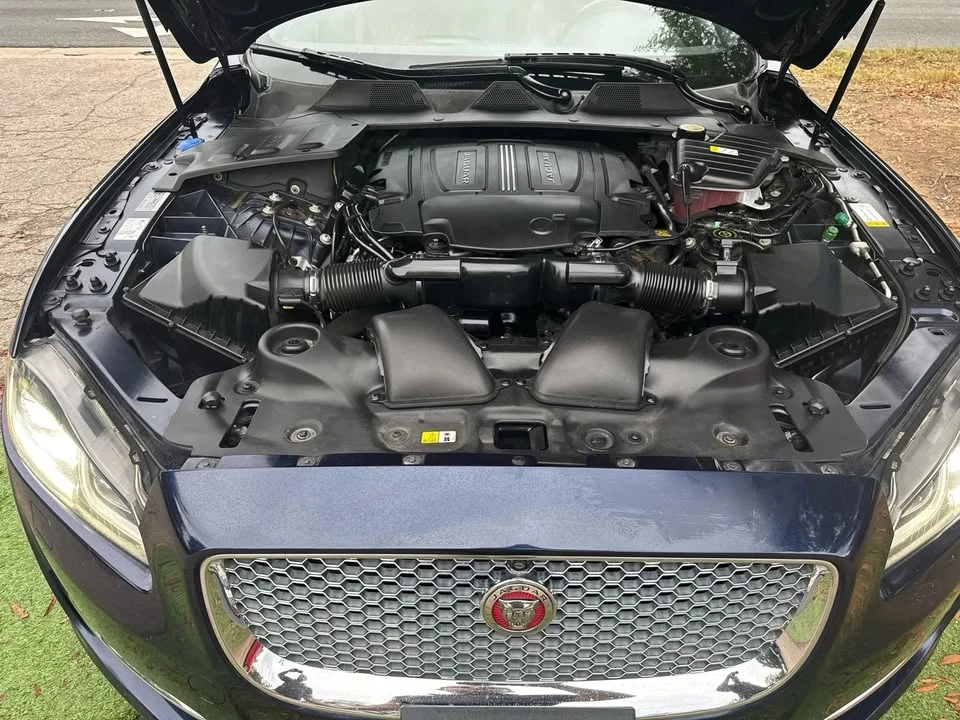 2016 Jaguar X351 XJ - Image 9 of 19