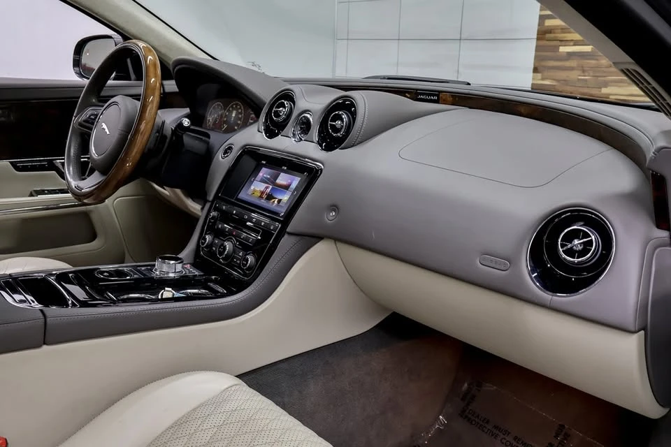 2016 Jaguar X351 XJ - Image 12 of 20