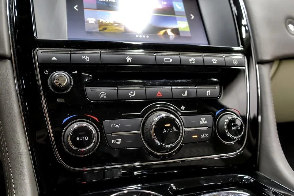 2016 Jaguar X351 XJ - Image 18 of 20