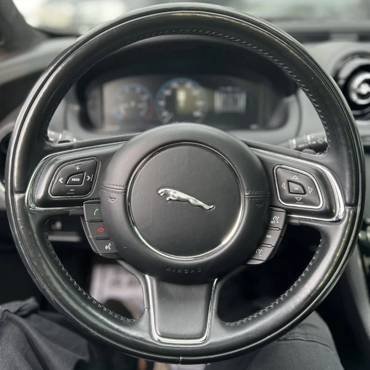 2016 Jaguar X351 XJ - Image 11 of 12