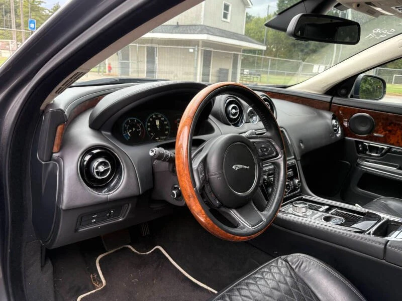 2016 Jaguar X351 XJ - Image 9 of 15