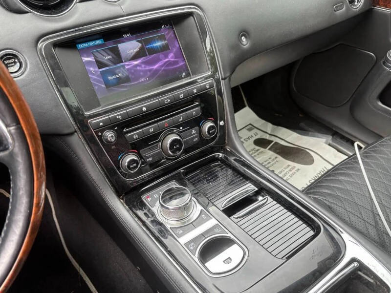 2016 Jaguar X351 XJ - Image 13 of 15