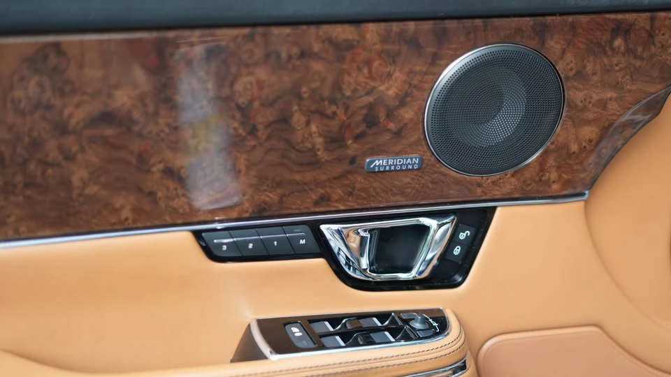 2016 Jaguar X351 XJ - Image 10 of 12