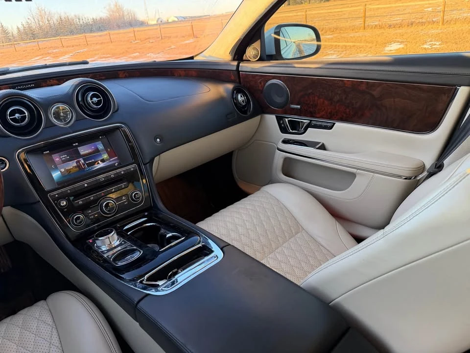 2016 Jaguar X351 XJ - Image 4 of 5