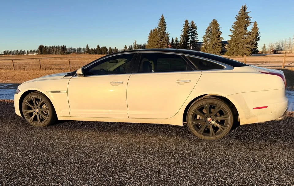 2016 Jaguar X351 XJ - Image 2 of 5
