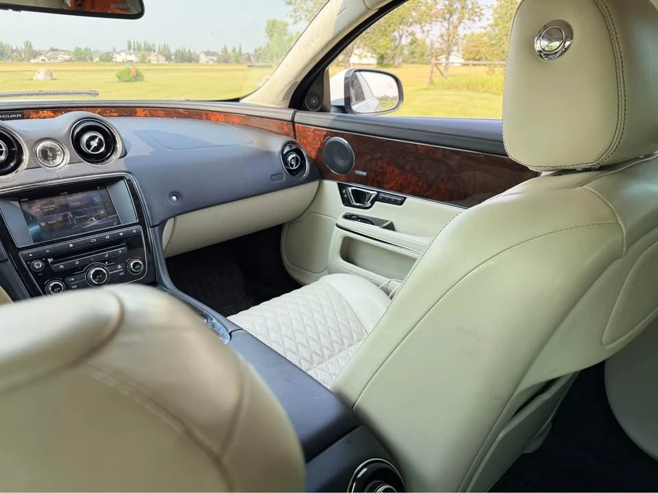 2016 Jaguar X351 XJ - Image 9 of 9