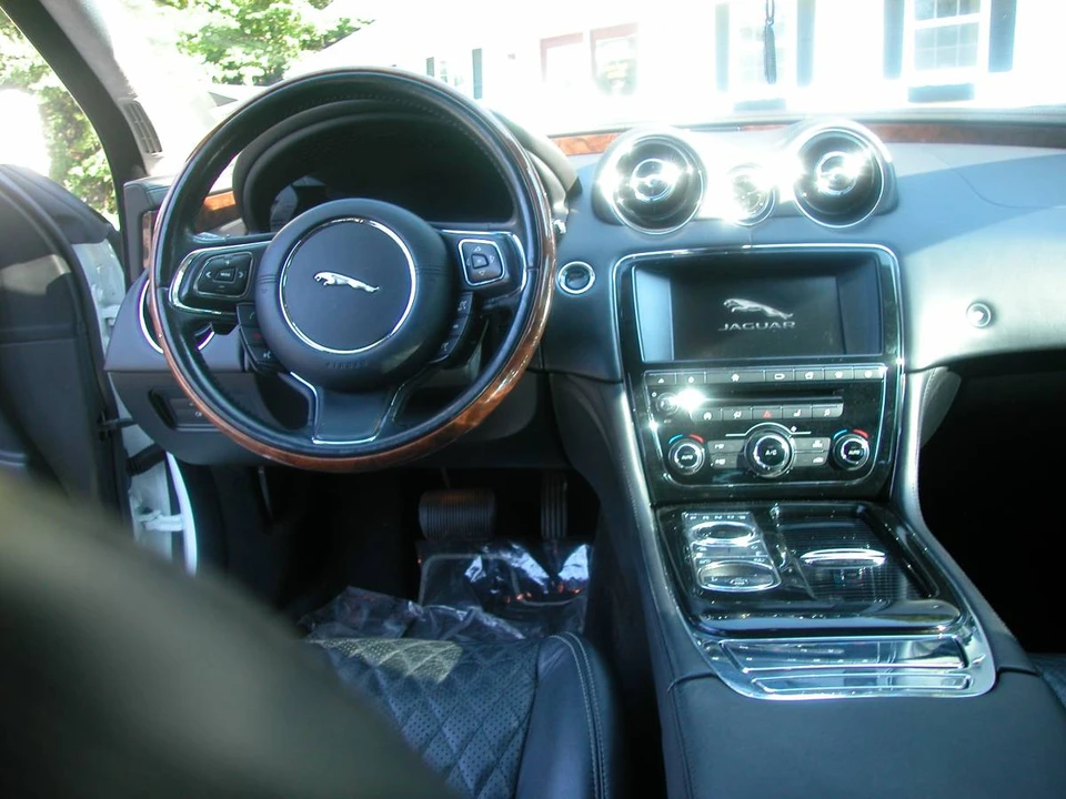 2016 Jaguar X351 XJ - Image 10 of 20