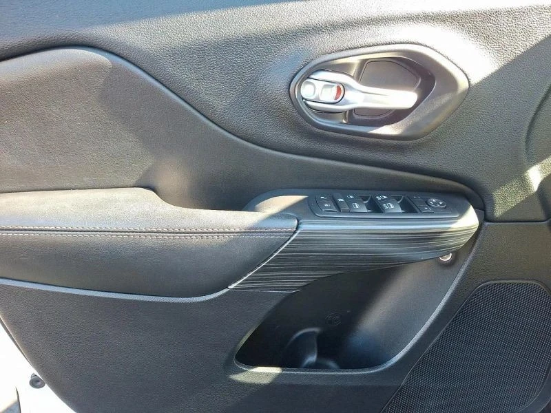 2016 Jeep KL Cherokee - Image 12 of 12