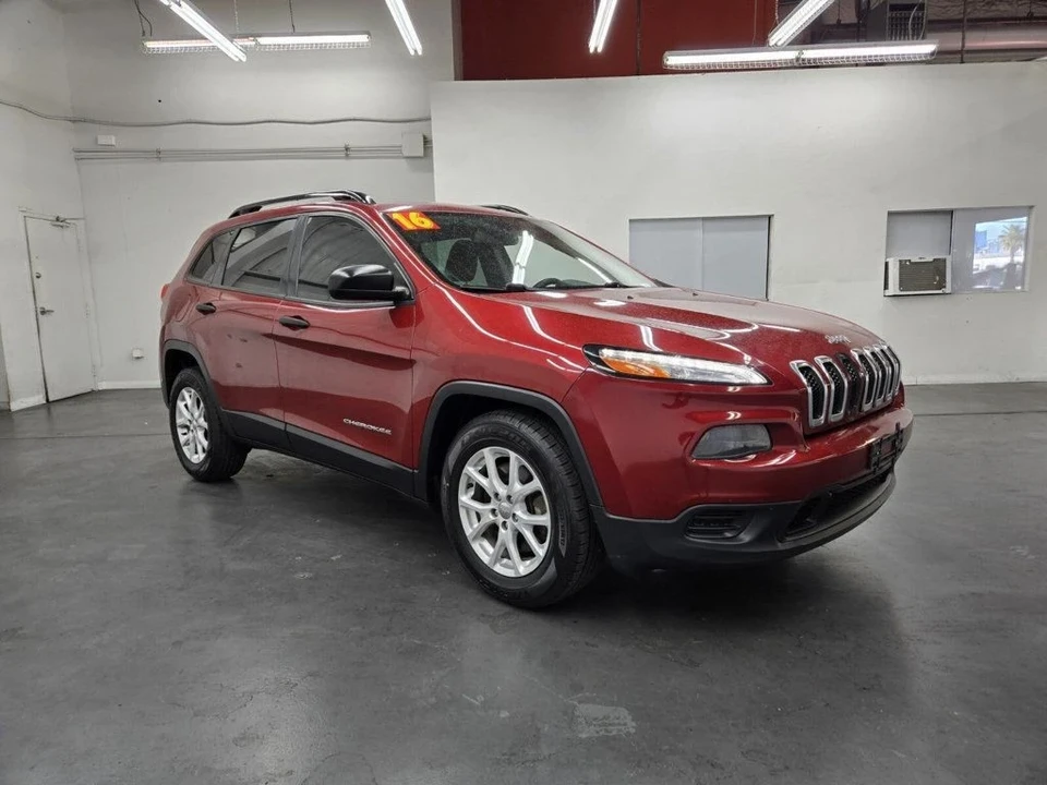 2016 Jeep KL Cherokee - Image 2 of 12