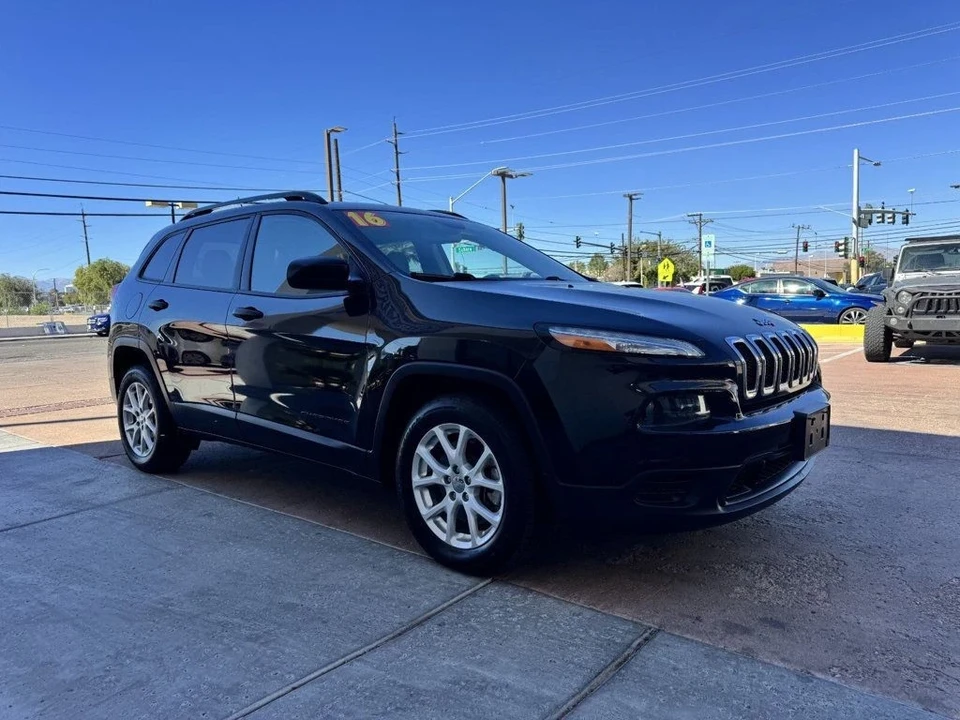 2016 Jeep KL Cherokee - Image 3 of 12