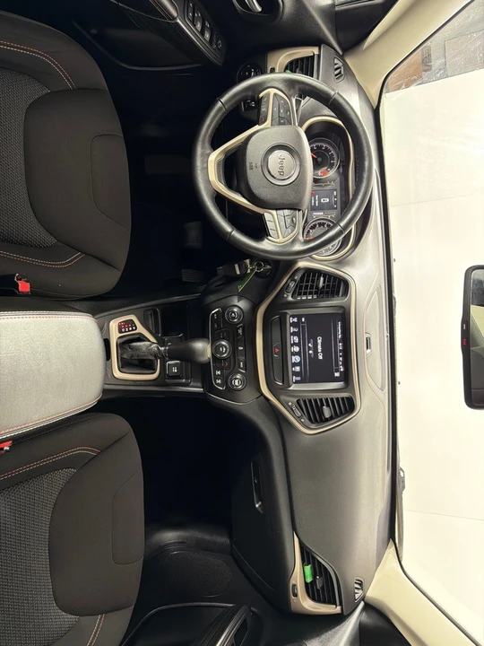 2016 Jeep KL Cherokee - Image 27 of 28