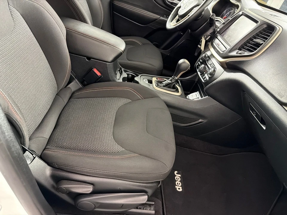 2016 Jeep KL Cherokee - Image 25 of 28
