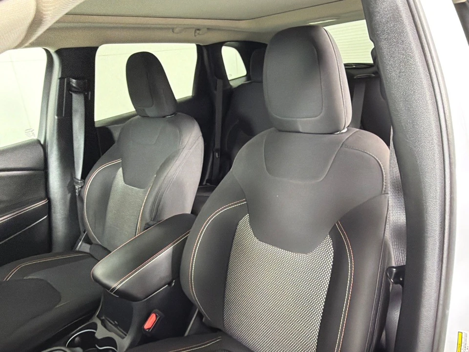 2016 Jeep KL Cherokee - Image 13 of 28