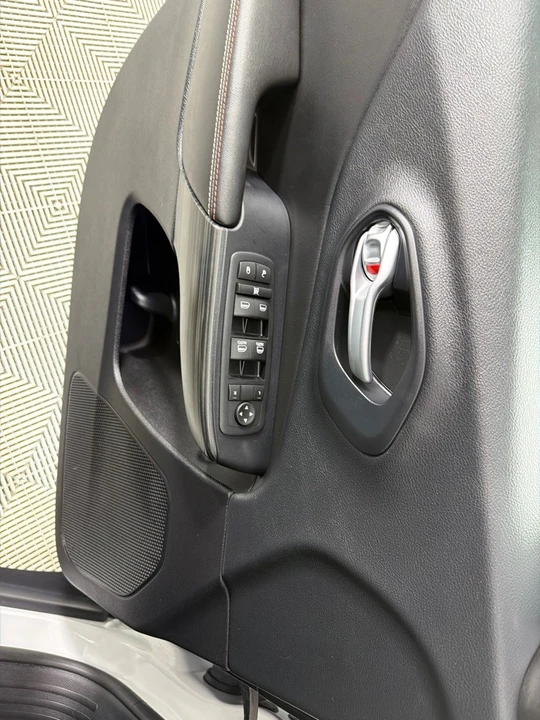 2016 Jeep KL Cherokee - Image 11 of 28