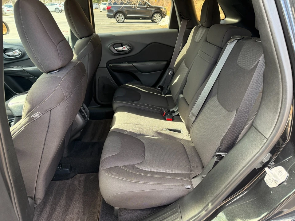 2016 Jeep KL Cherokee - Image 16 of 21