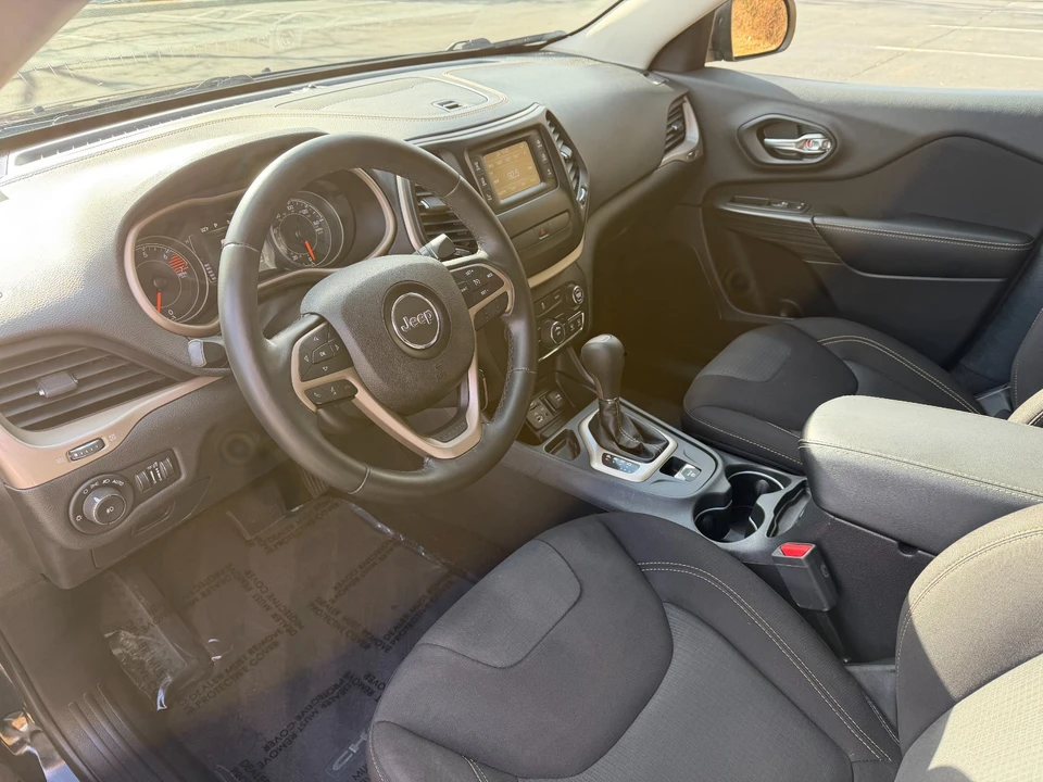 2016 Jeep KL Cherokee - Image 10 of 21
