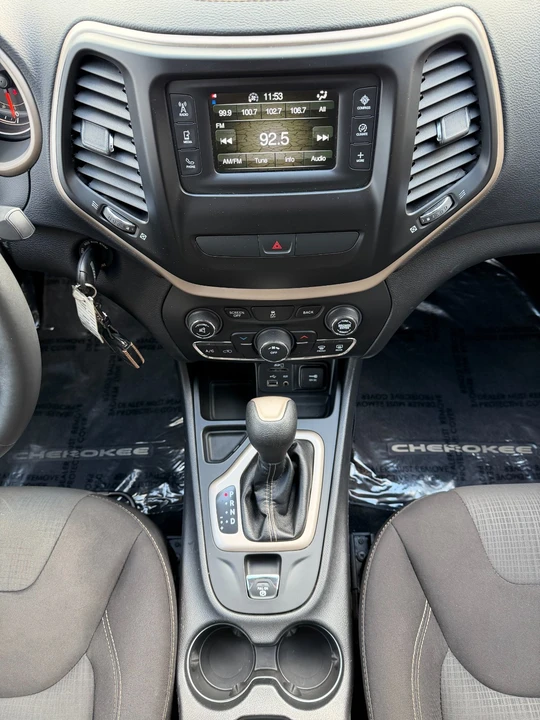2016 Jeep KL Cherokee - Image 19 of 21