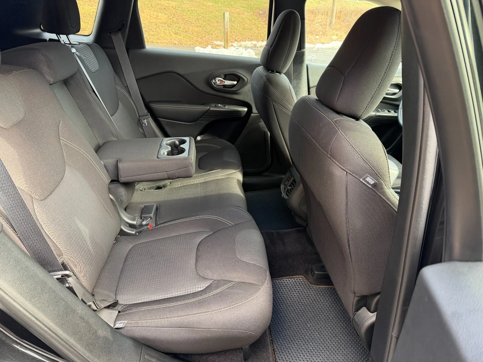 2016 Jeep KL Cherokee - Image 15 of 21