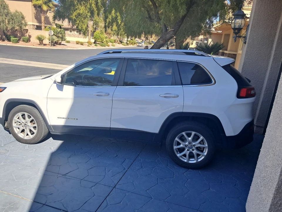 2016 Jeep KL Cherokee - Image 2 of 6