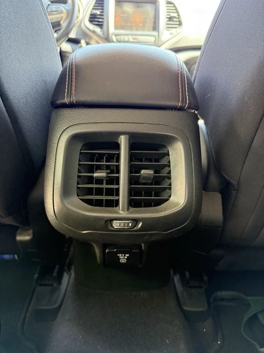 2016 Jeep KL Cherokee - Image 17 of 22