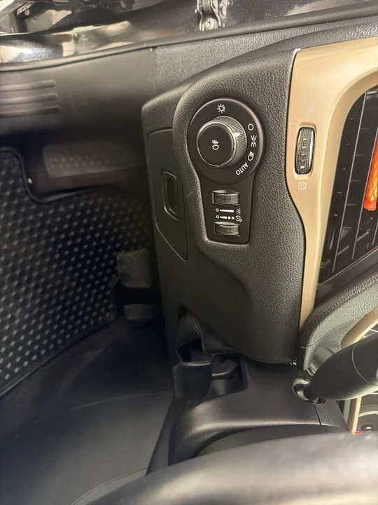 2016 Jeep KL Cherokee - Image 14 of 27