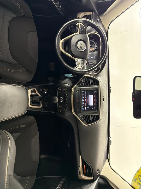 2016 Jeep KL Cherokee - Image 26 of 27