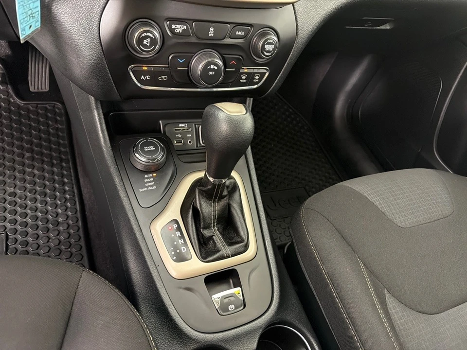 2016 Jeep KL Cherokee - Image 18 of 27