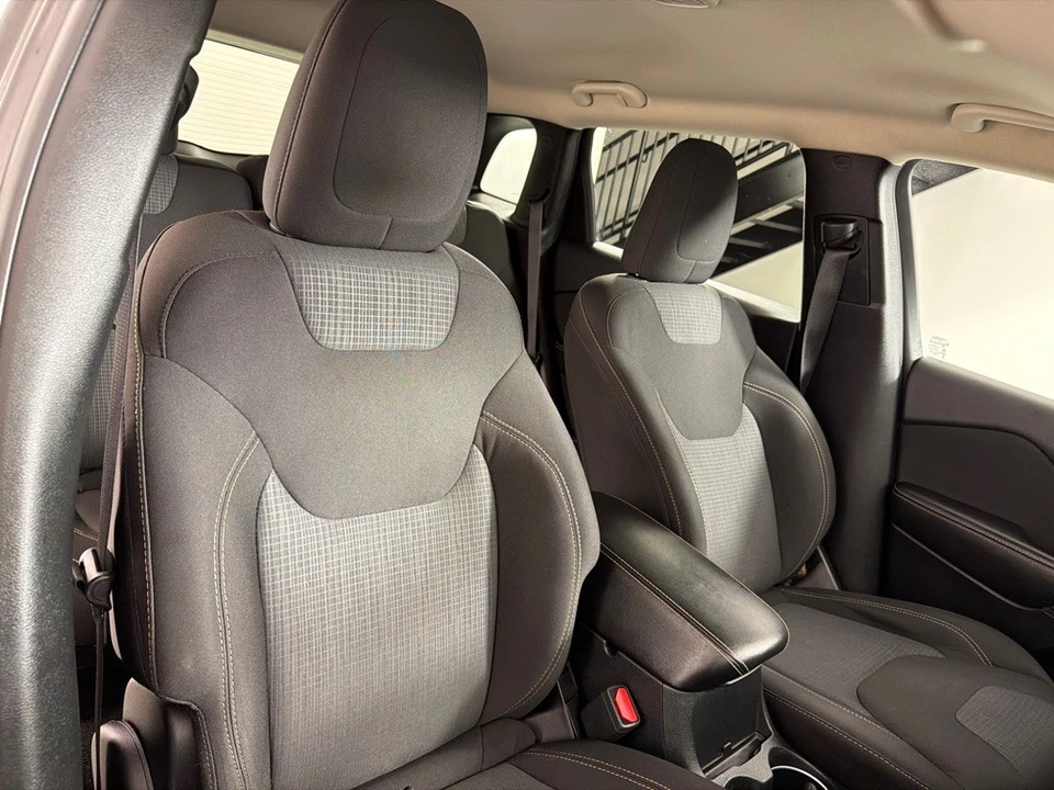 2016 Jeep KL Cherokee - Image 25 of 27