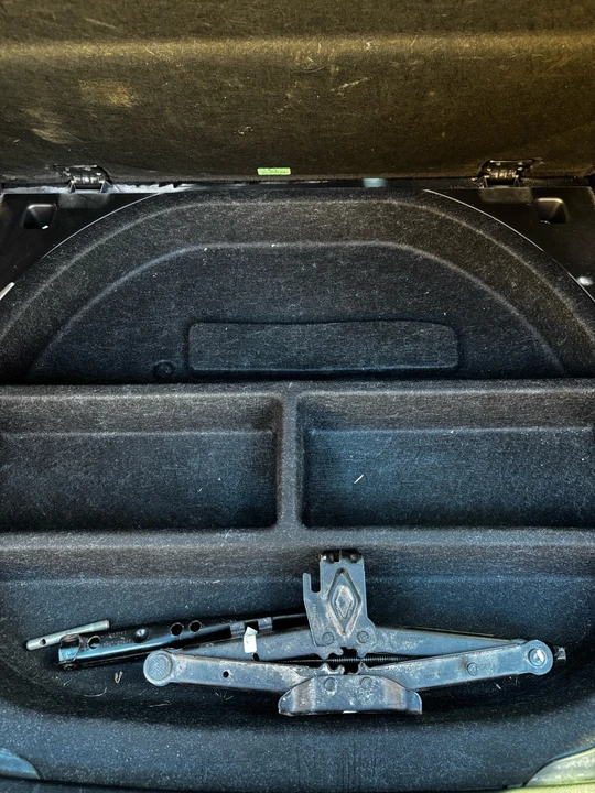 2016 Jeep KL Cherokee - Image 15 of 19