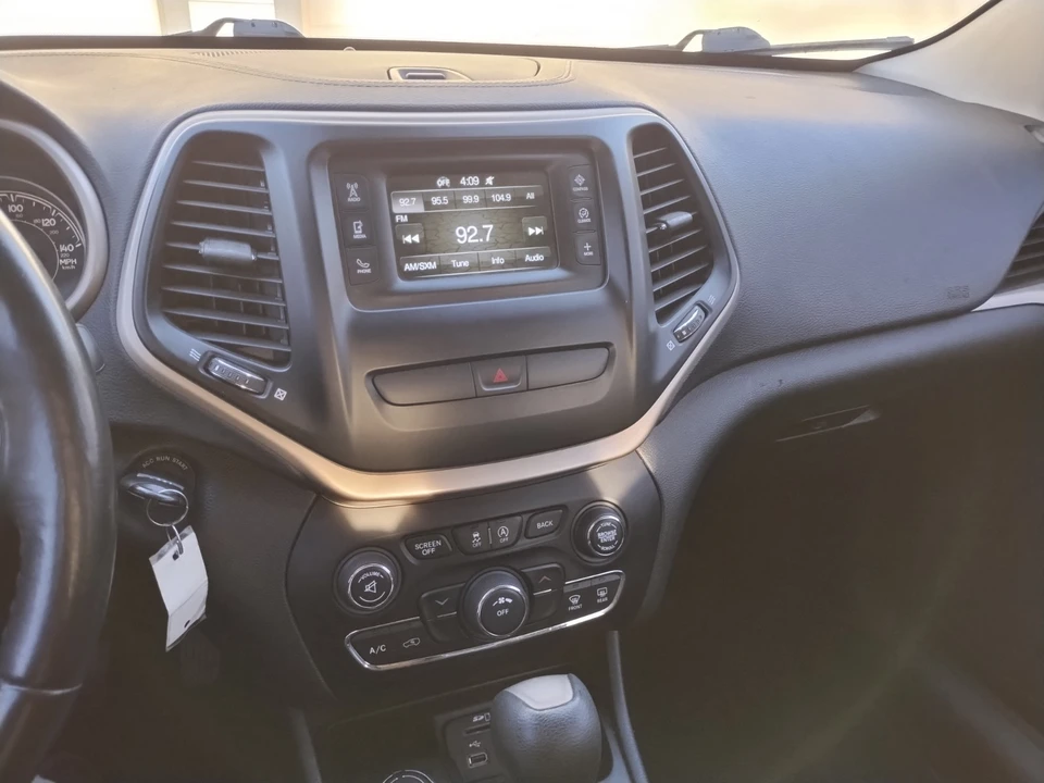 2016 Jeep KL Cherokee - Image 8 of 12