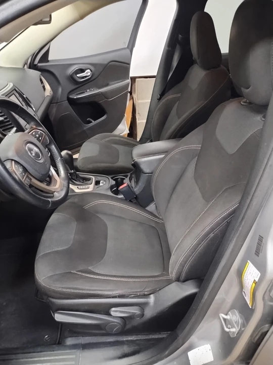 2016 Jeep KL Cherokee - Image 9 of 12
