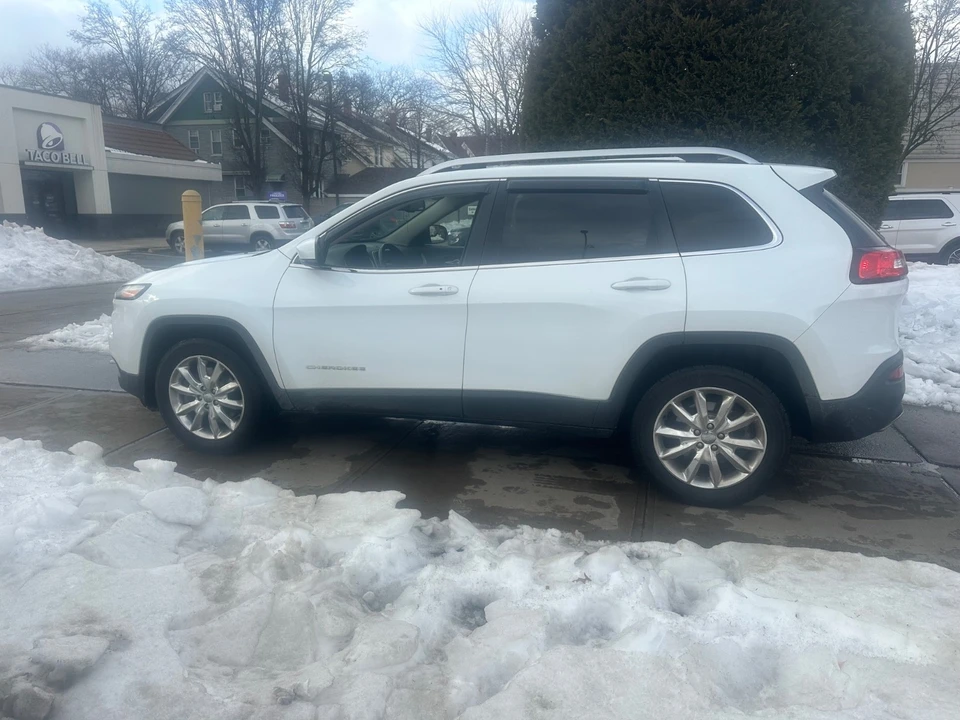 2016 Jeep KL Cherokee - Image 2 of 20