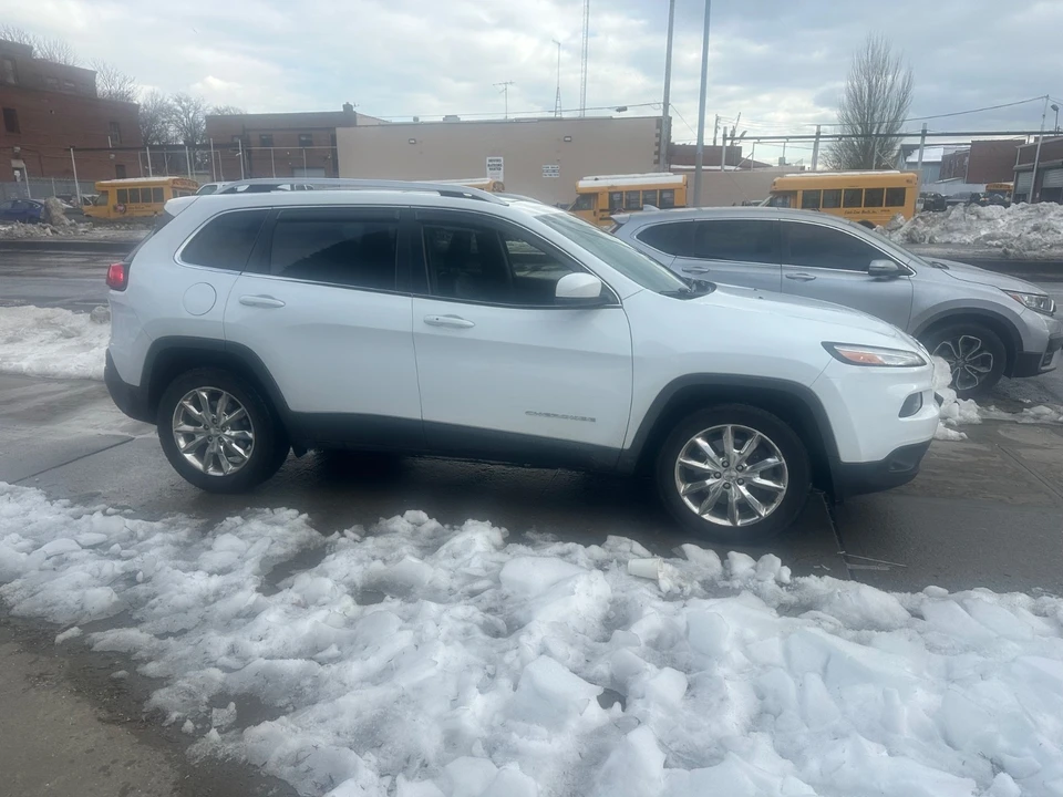 2016 Jeep KL Cherokee - Image 5 of 20