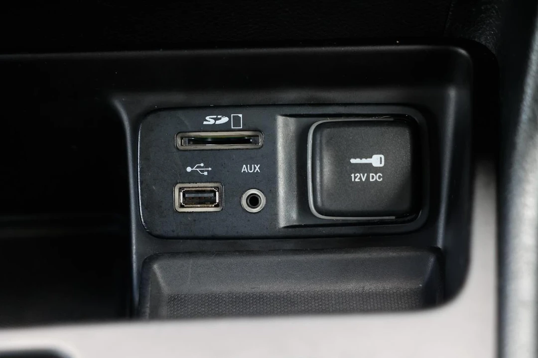 2016 Jeep KL Cherokee - Image 30 of 31