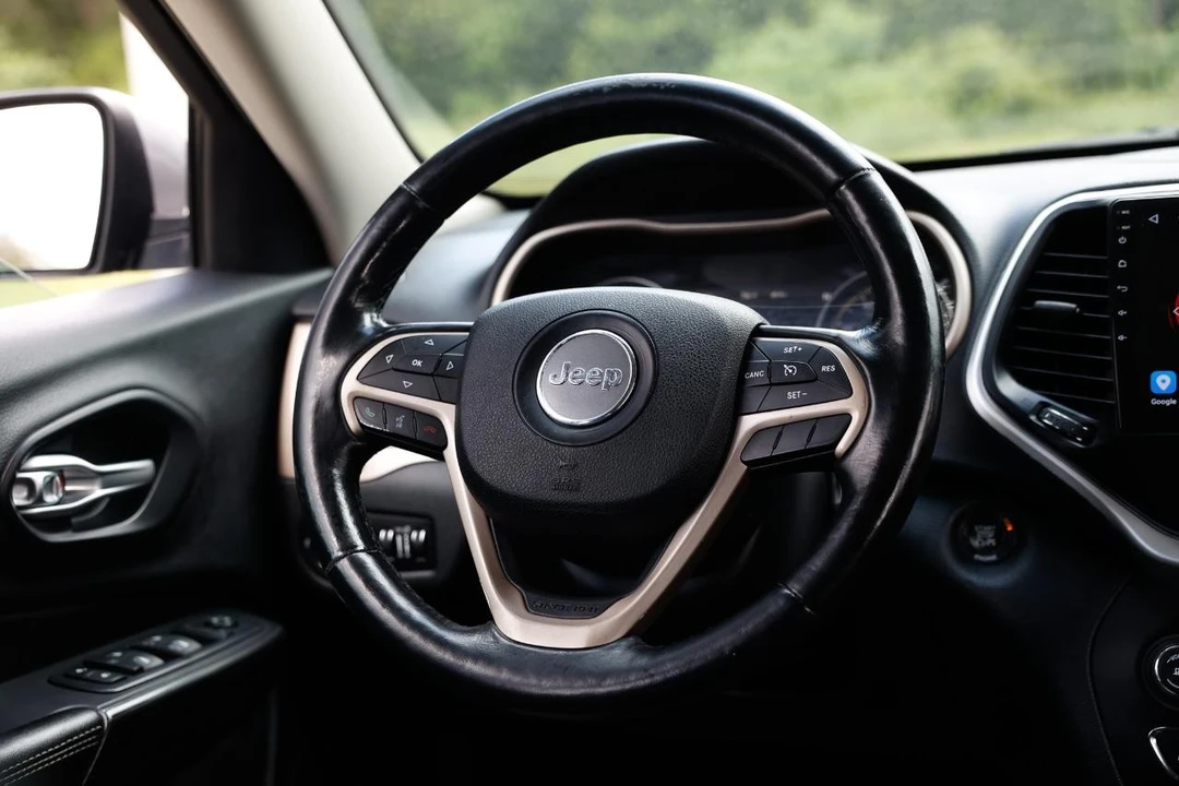 2016 Jeep KL Cherokee - Image 27 of 31