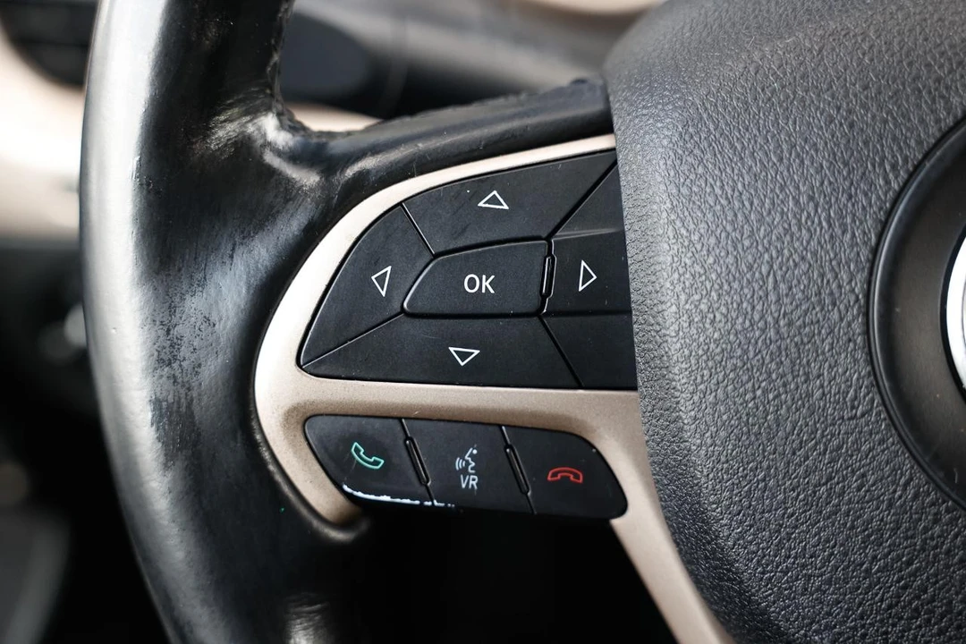 2016 Jeep KL Cherokee - Image 24 of 31