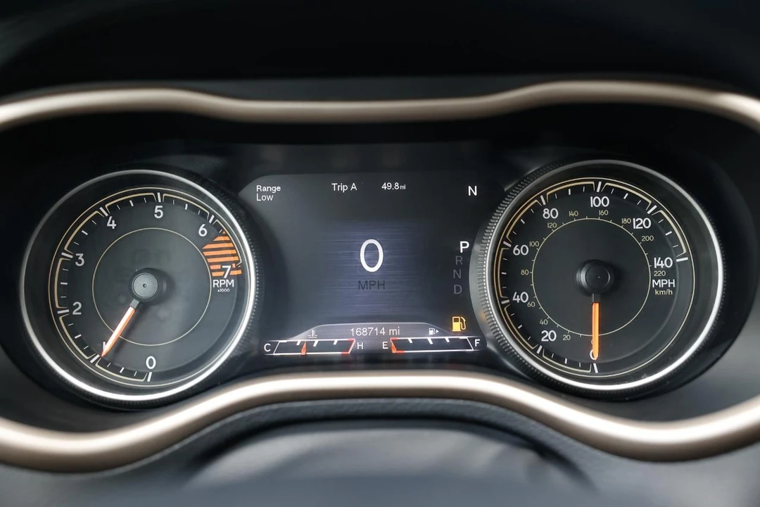 2016 Jeep KL Cherokee - Image 28 of 31