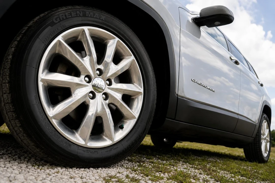 2016 Jeep KL Cherokee - Image 22 of 31