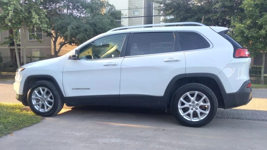 2016 Jeep KL Cherokee - Image 2 of 14