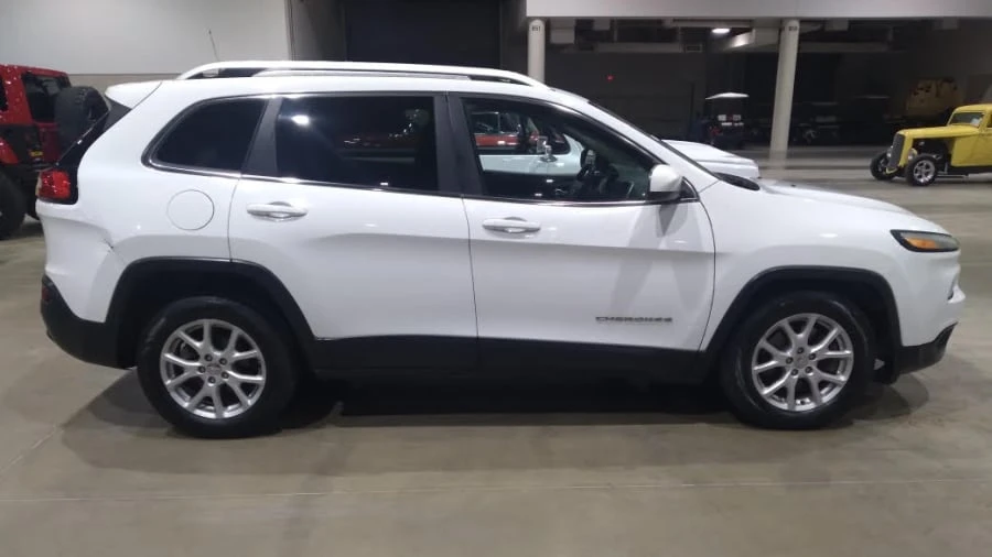 2016 Jeep KL Cherokee - Image 12 of 14