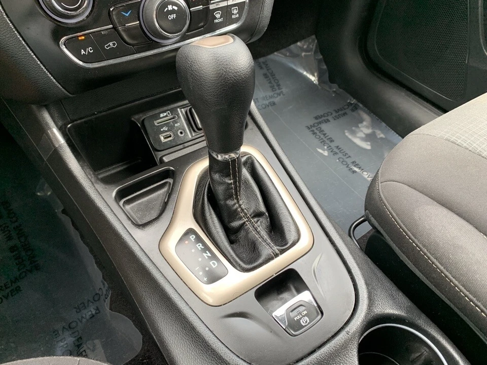 2016 Jeep KL Cherokee - Image 9 of 12