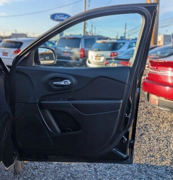 2016 Jeep KL Cherokee - Image 9 of 12