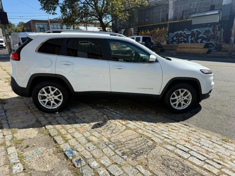 2016 Jeep KL Cherokee - Image 8 of 12