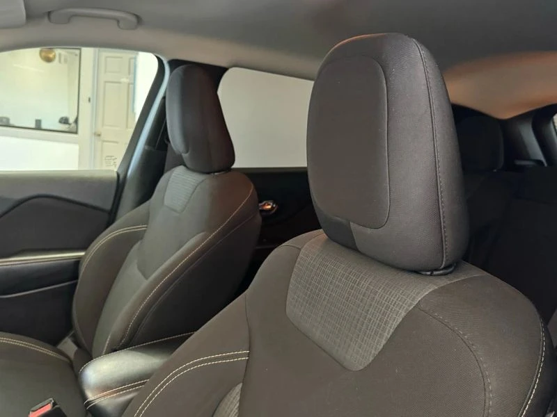 2016 Jeep KL Cherokee - Image 10 of 12