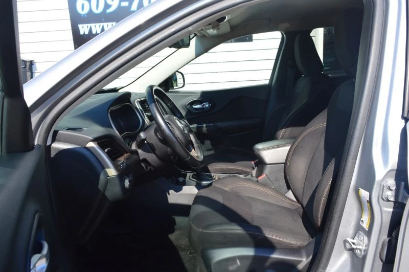 2016 Jeep KL Cherokee - Image 10 of 12