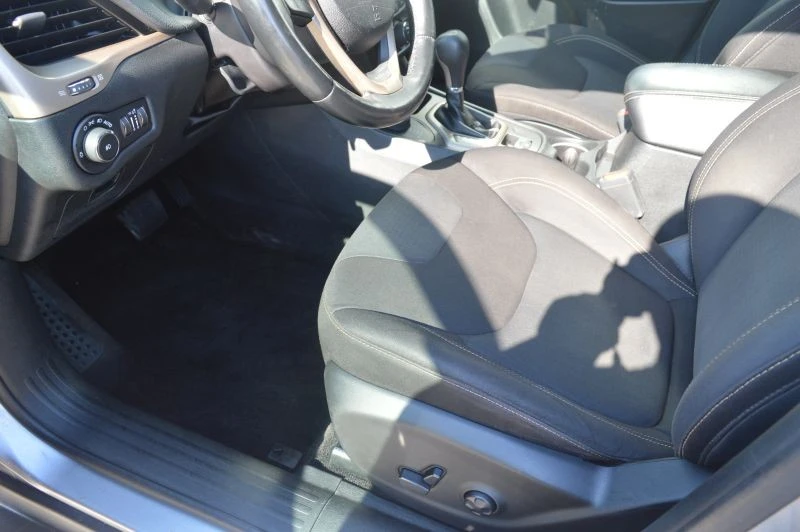 2016 Jeep KL Cherokee - Image 11 of 12