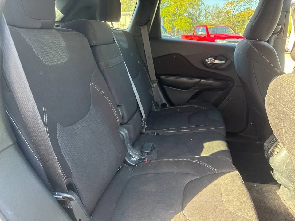 2016 Jeep KL Cherokee - Image 11 of 14