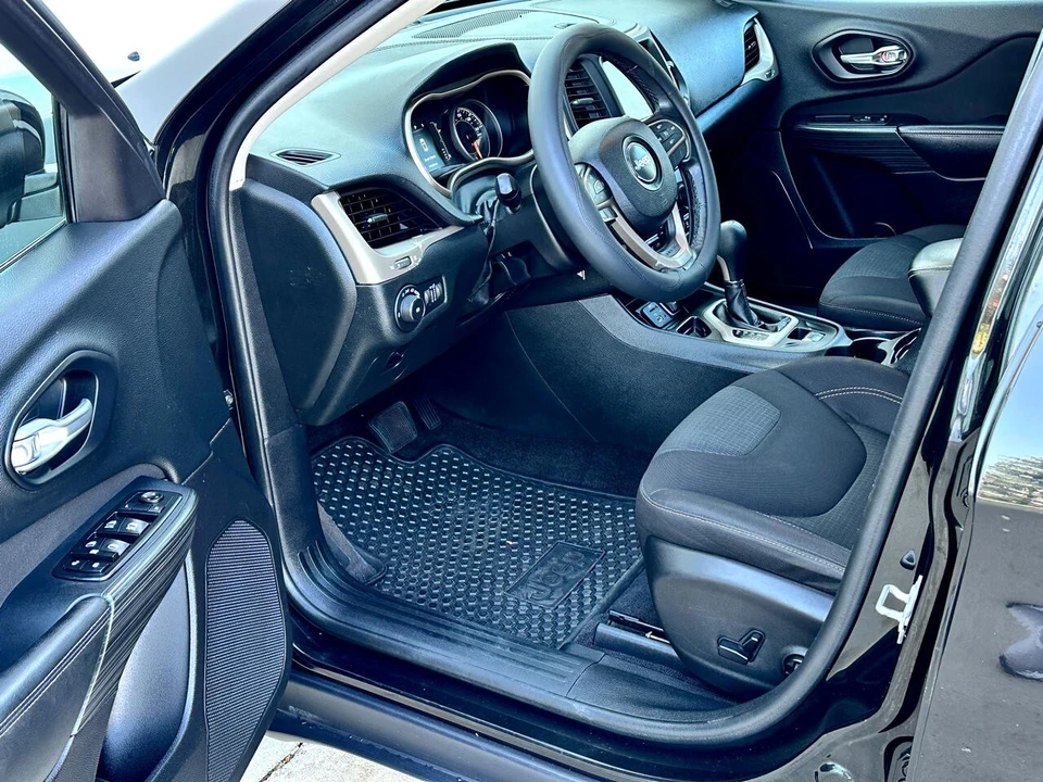 2016 Jeep KL Cherokee - Image 10 of 21