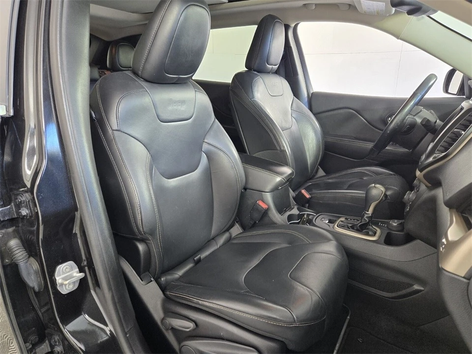 2016 Jeep KL Cherokee - Image 16 of 21